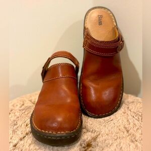 Bass leather platform heel toe boot